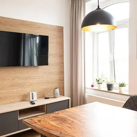 Luxus-apartment In Mit Privat-parkplatz Apartman