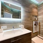 Luxus-apartment In Mit Privat-parkplatz 아파트 *