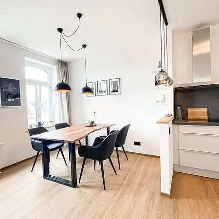 Apartment Luxus-apartment In Mit Privat-parkplatz