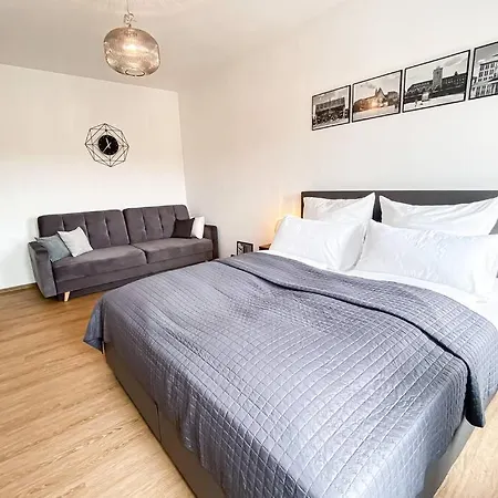 Apartment Luxus-apartment In Mit Privat-parkplatz