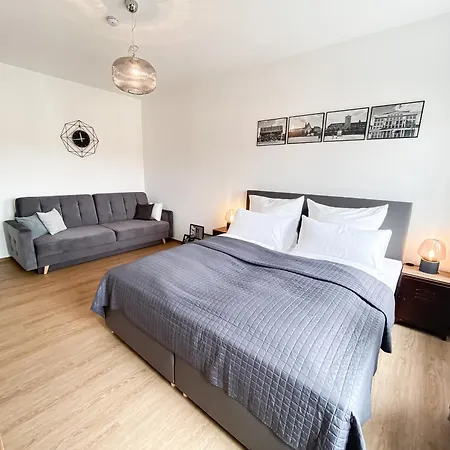 Daire Luxus-apartment In Mit Privat-parkplatz Leipzig