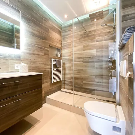 Luxus-apartment In Mit Privat-parkplatz * Leipzig