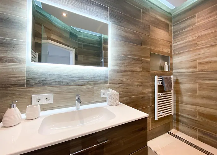 Luxus-apartment In Mit Privat-parkplatz Appartement *