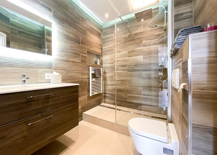 Luxus-apartment In Mit Privat-parkplatz * Lipsia